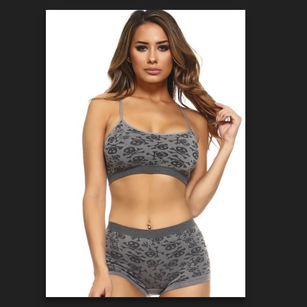 LAST Crop Top Set Shorts Skulls Gothic Halloween - Picture 9 of 11